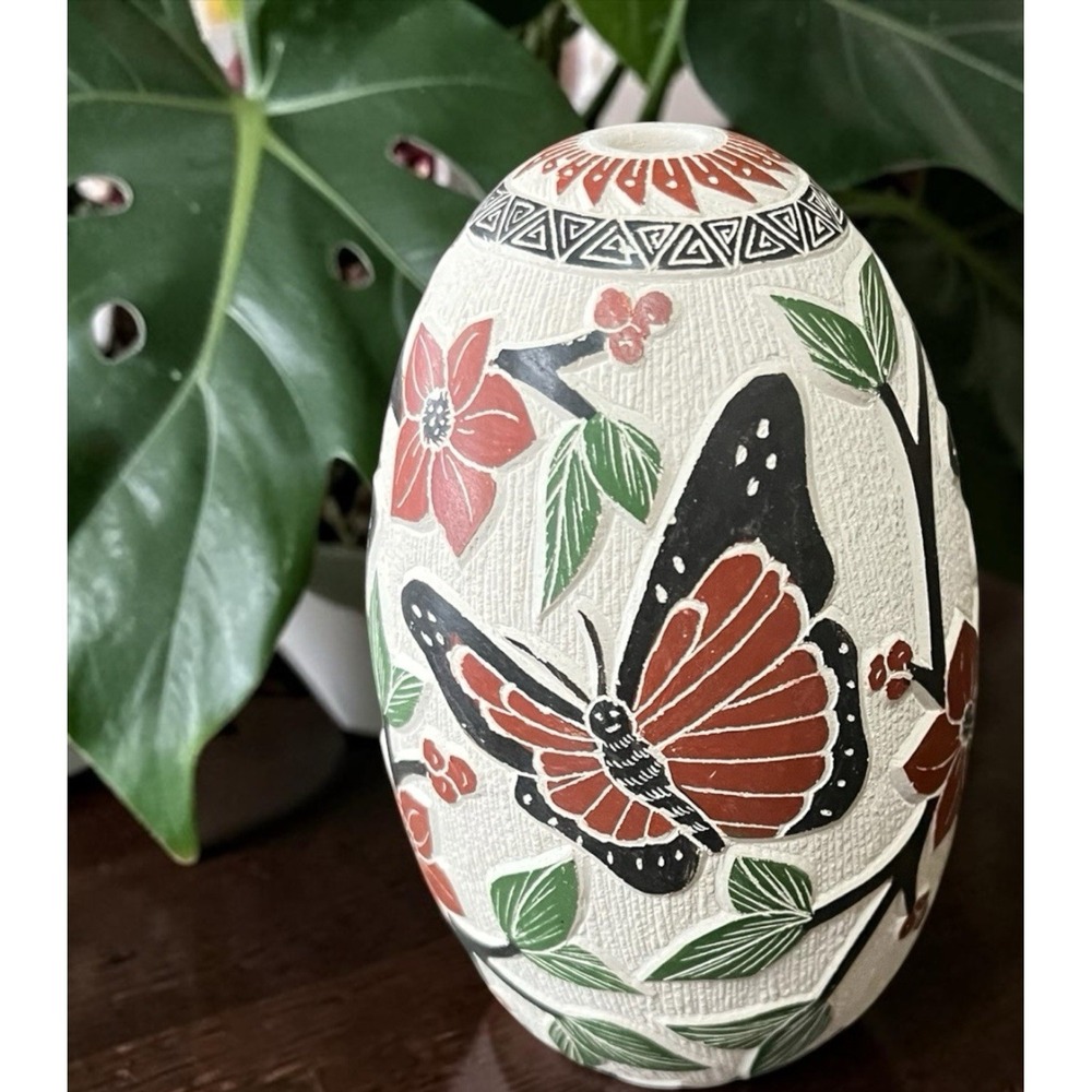 Mata Ortiz Pottery Lupita Quintana Etched Butterfly Seed Pot Jar Art Mexico Leaf